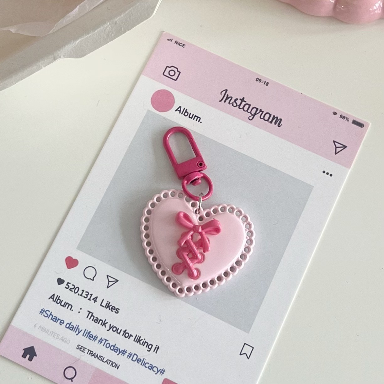 ボウスタームーン中空キーホルダーチャーム、女性向けのかわいい - Women'S Ysl Fashion のレビューと価格