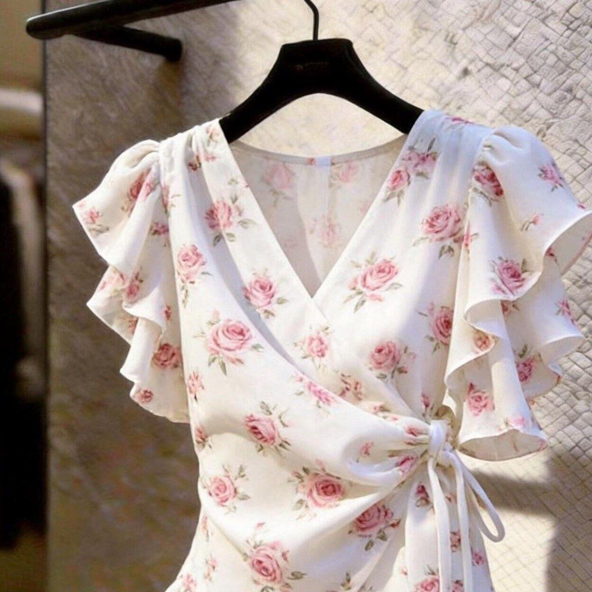 女性用Vネックラップシフォンブラウス、ピンクローズフローラル - Wrap Blouse Chiffon のレビューと価格