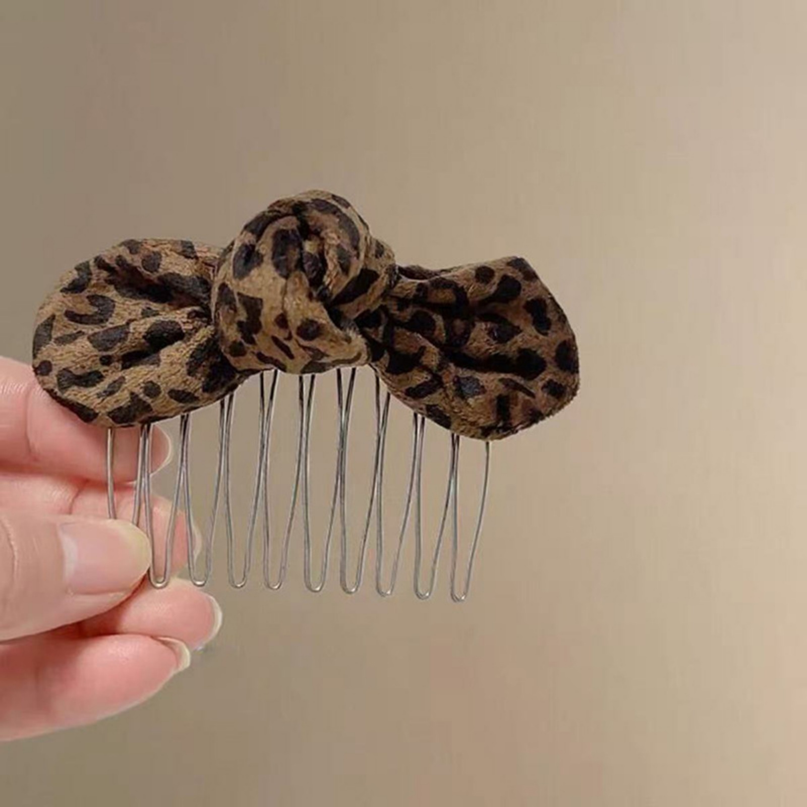1PCLeopard プリント弓ヘアコーム女性のためのかわい - Women Fashion Hair Style のレビューと価格