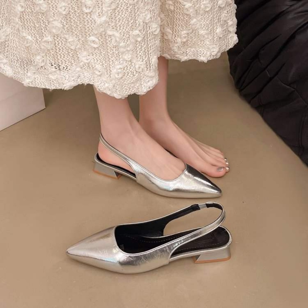 夏の新作ファッション、アウトドアにも使える万能なポインテッド - Women'S Fashion Footwear のレビューと価格