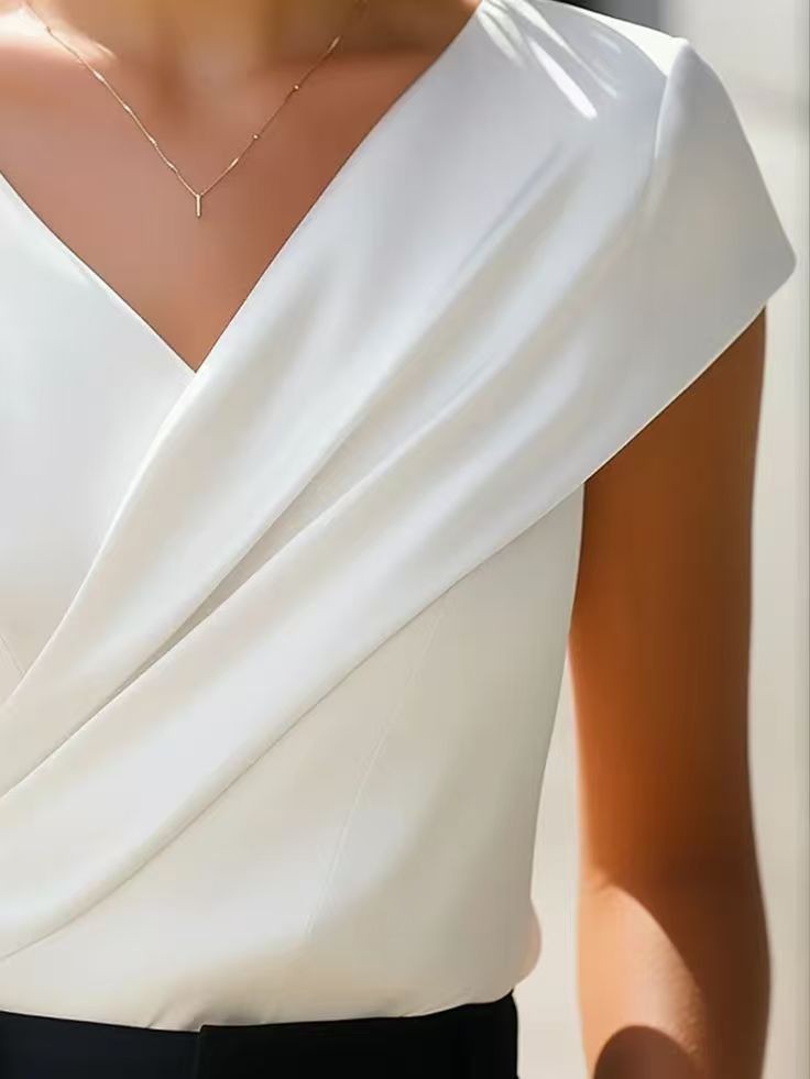 夏のレディースブラウス、無地の白いラッフルブラウス、キャップ - Wrap Blouse Chiffon のレビューと価格