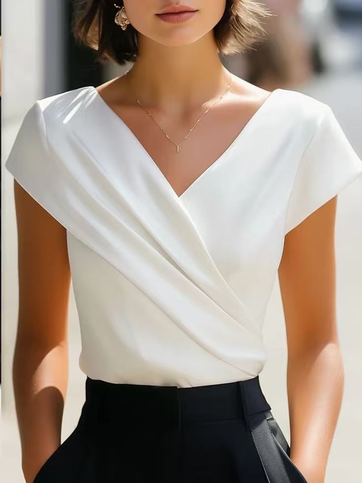 夏のレディースブラウス、無地の白いラッフルブラウス、キャップ - Wrap Blouse Chiffon のレビューと価格
